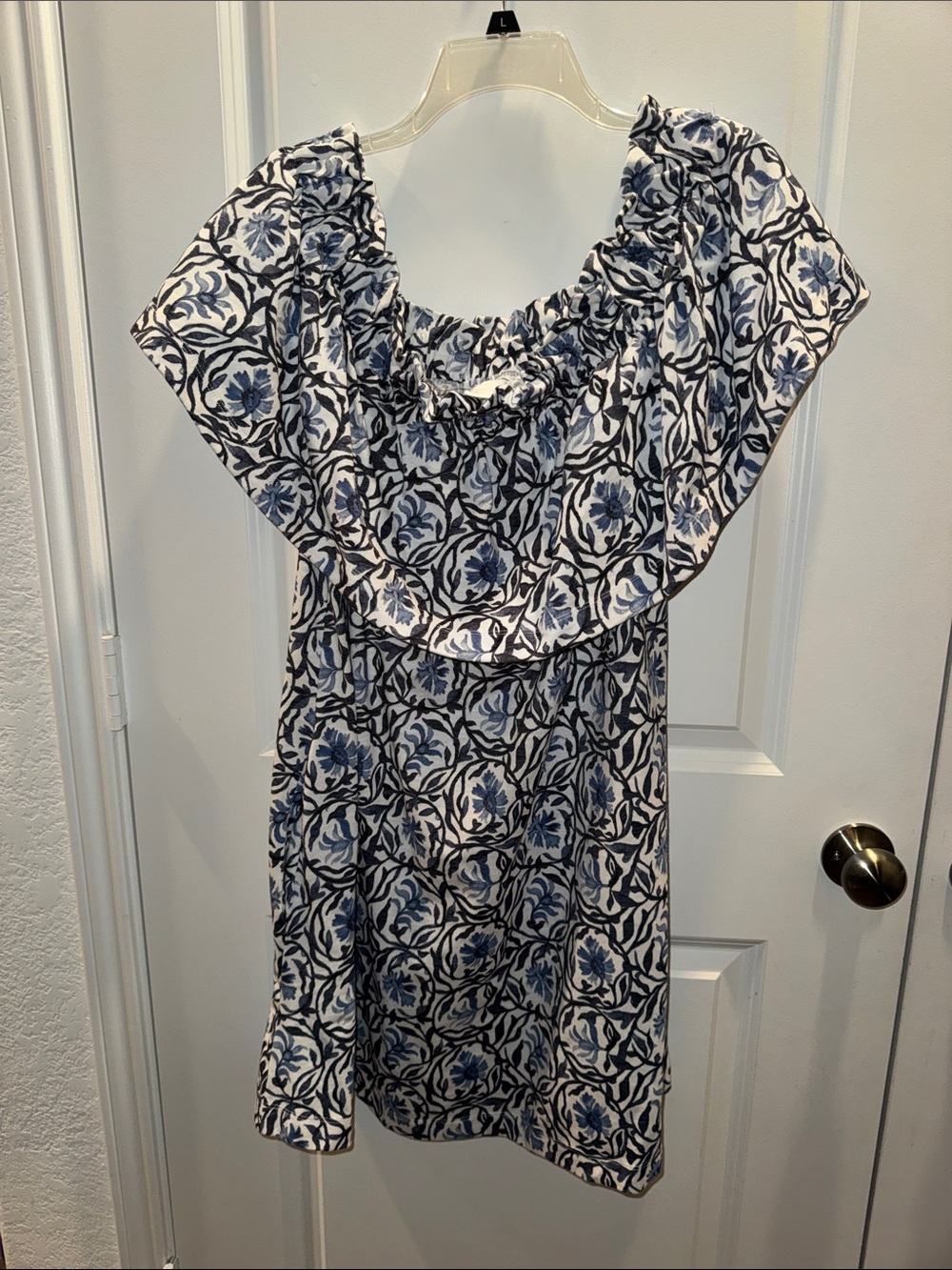 H&M White and Blue Floral Mini Dress Sz L, NWOT